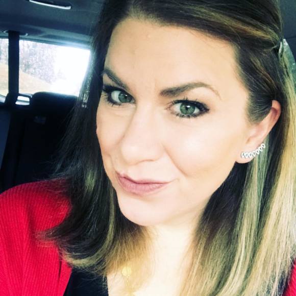 Meet your Posher, Heidi - Picture 1 of 1